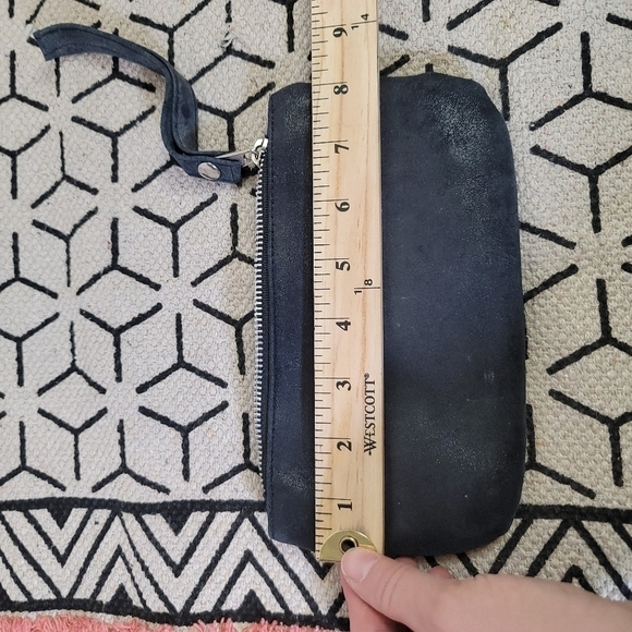 CoFi Metallic Black Sparkle Wristlet Pouch - Picture 6 of 7